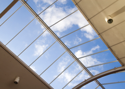 Why You Should Hire an Experienced Commercial Glass Repair Company