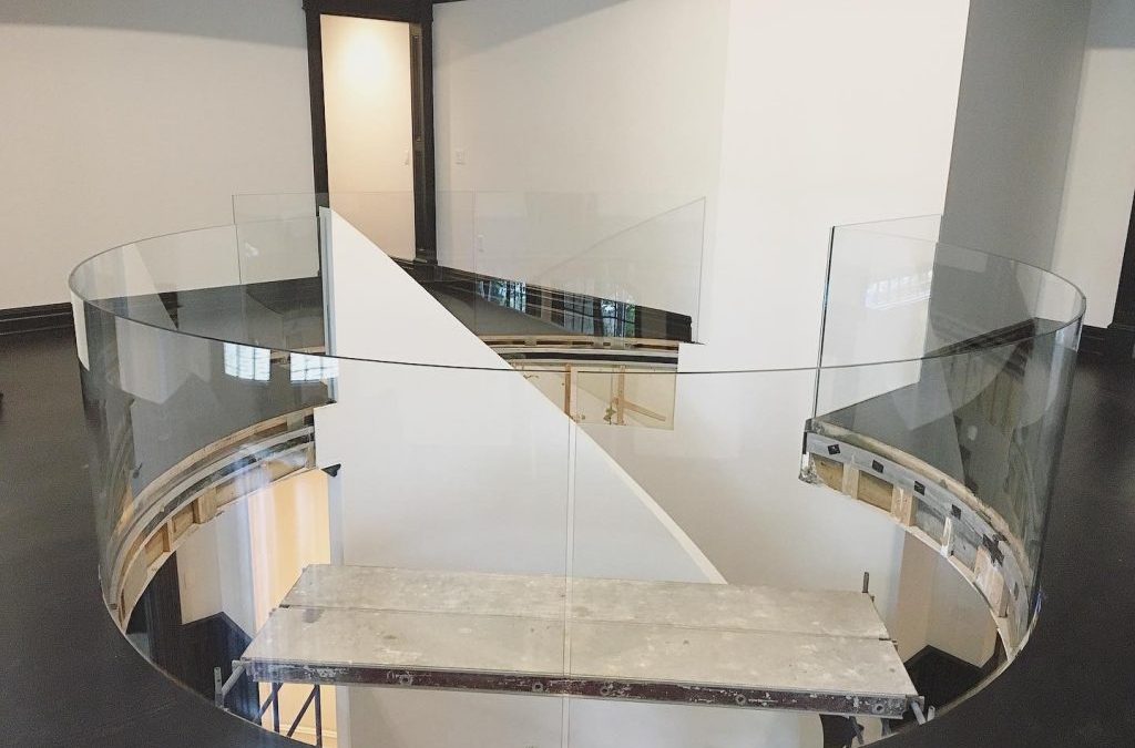 Guide to Finding a Glass Railing Installer